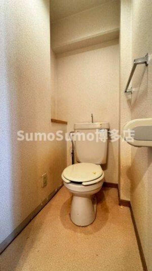 トイレ(シンプルで使いやすいトイレです)