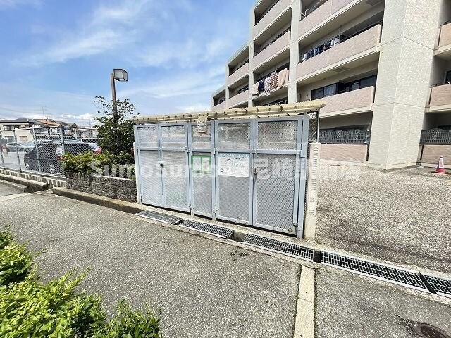 物件外観写真2　(外はこのようになっています)