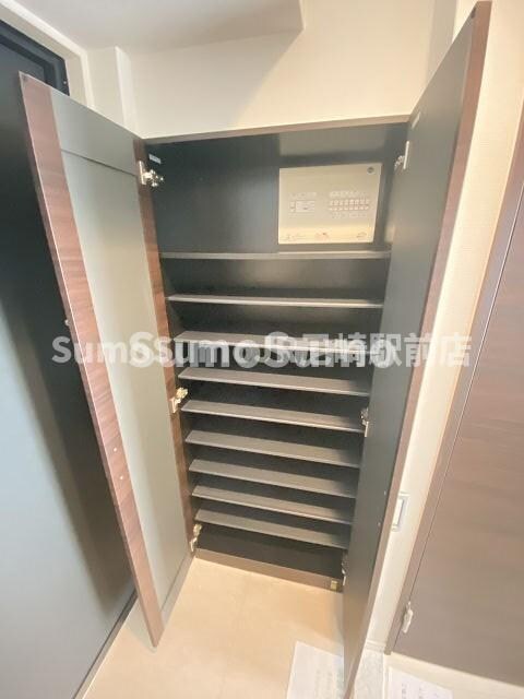 物件内観写真15　(便利な収納スペースです)