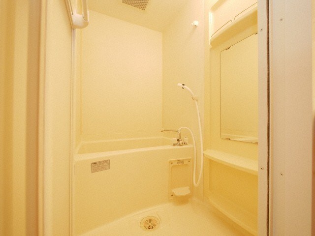 物件内観写真8　(きれいなお風呂です)