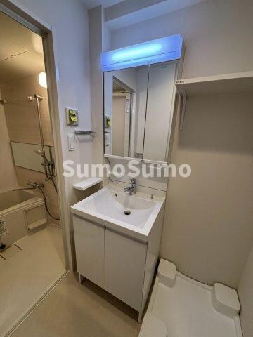 物件内観写真11　(コンパクトで使いやすい洗面所)