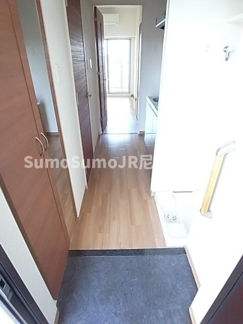 物件内観写真5　(毎日通る玄関はこちらです)