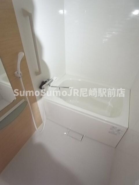 物件内観写真9　(きれいなお風呂です)