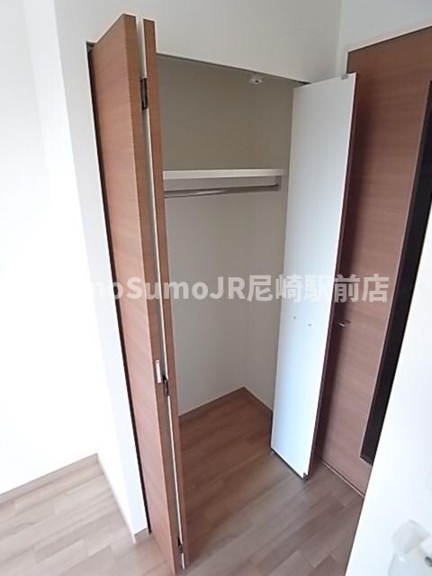 物件内観写真15　(収納豊富です)