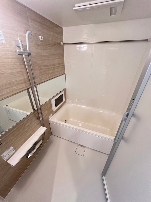 物件内観写真8　(ゆったり過ごせるお風呂です)