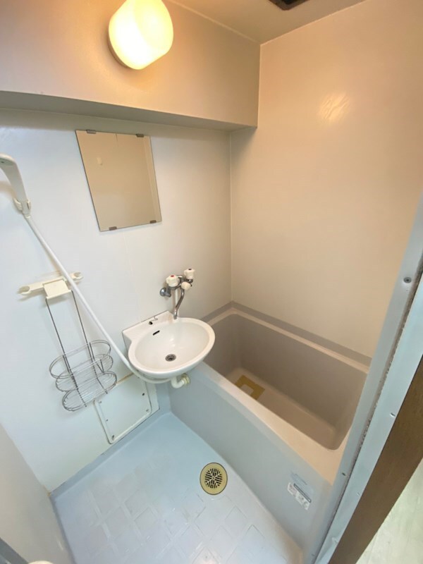 物件内観写真17　(コンパクトで使いやすいお風呂です)