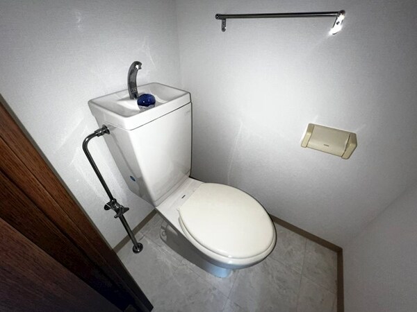 トイレ(シンプルで使いやすいトイレです)
