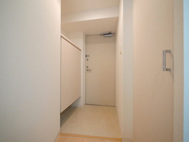 物件内観写真4　(落ち着いた玄関です)