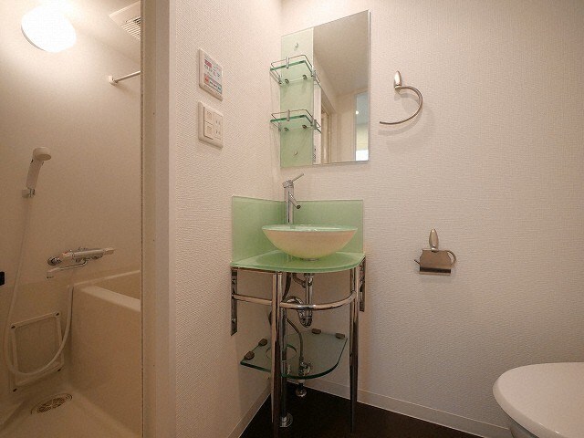 物件内観写真10　(コンパクトで使いやすい洗面所)