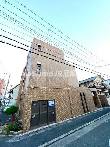 物件外観写真3　(きれいな外観です)