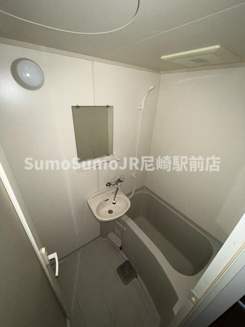 物件内観写真9　(きれいなお風呂です)