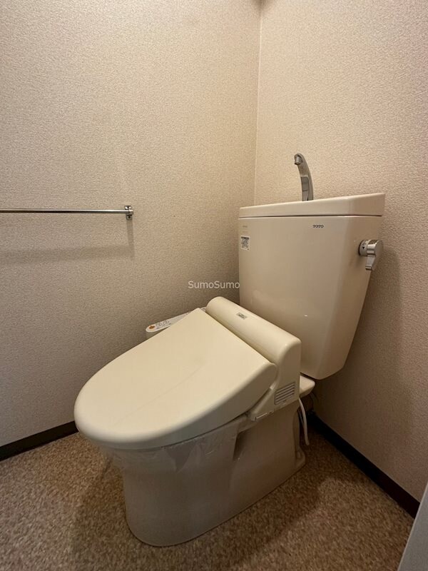 トイレ(コンパクトで使いやすいトイレです)