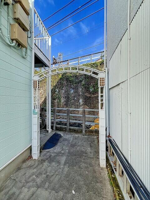 物件外観写真3　( )