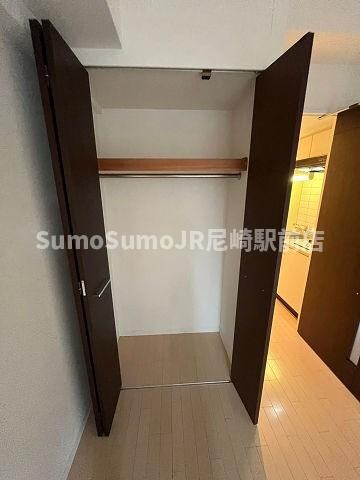 物件内観写真12　(たっぷりとした収納スペースです)