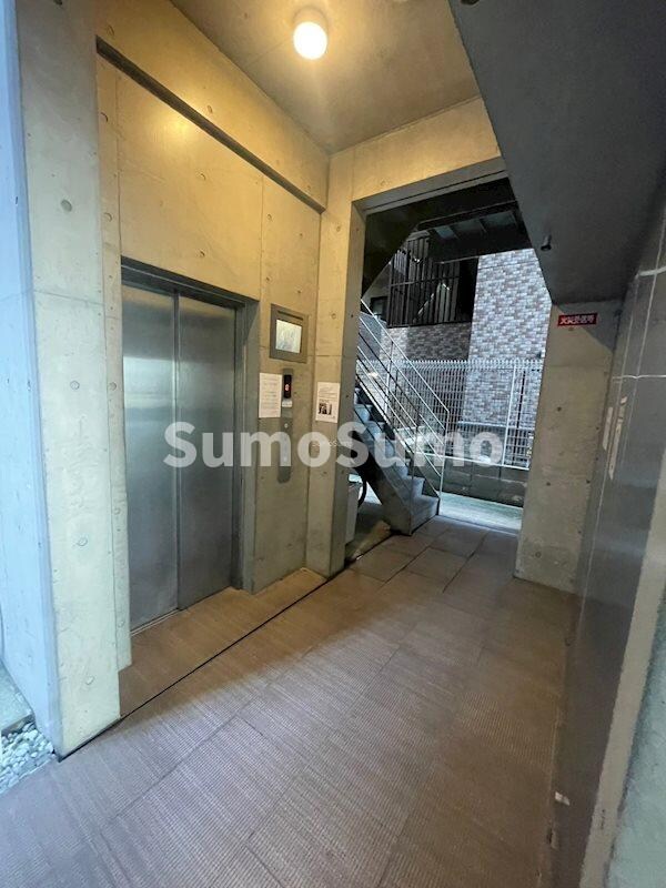 物件外観写真3　(建物の内部です)