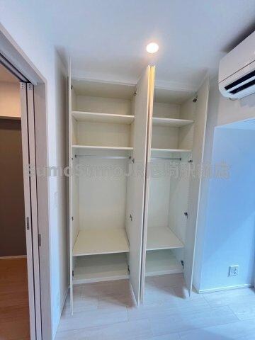 物件内観写真10　(収納豊富です)