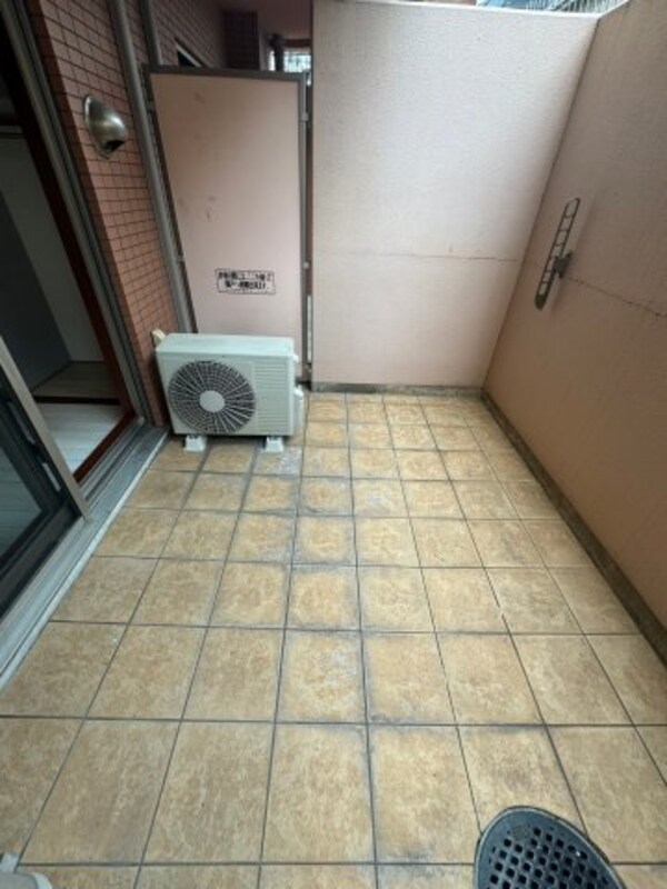 バルコニー(お洗濯にも便利なバルコニー付き)