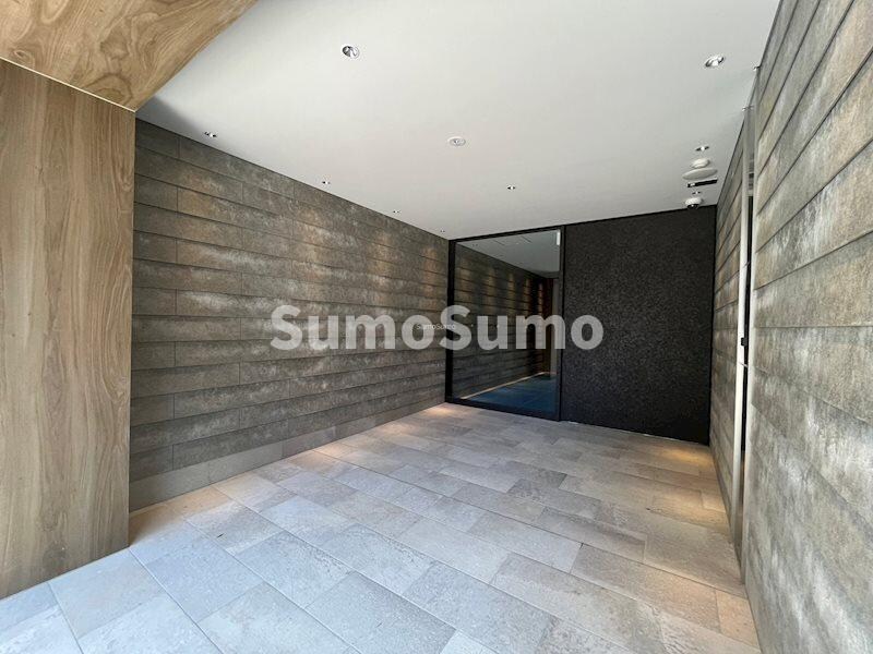 物件外観写真2　(建物の内部です)