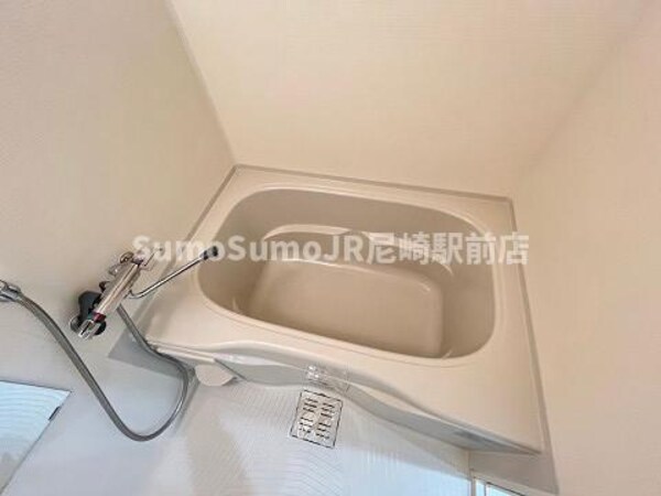 浴室(コンパクトで使いやすいお風呂です)