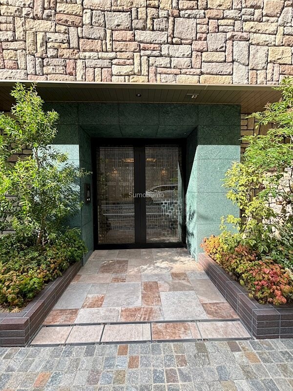 物件外観写真2　(建物の内部です)