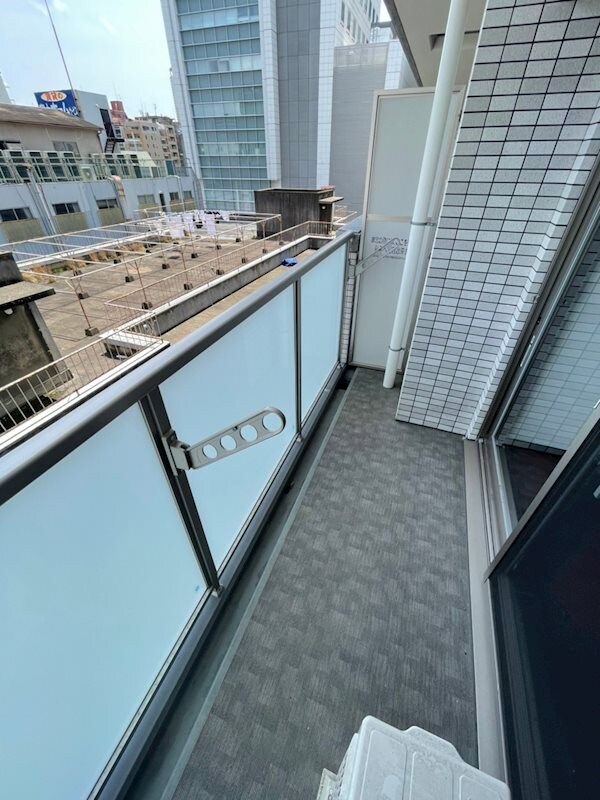 物件内観写真9　(バルコニーからの眺めを楽しみながら食事をしませんか)