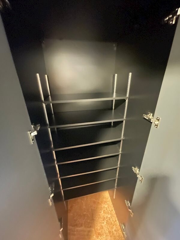 物件内観写真16　(大きなスペースがあり、収納には困りません)