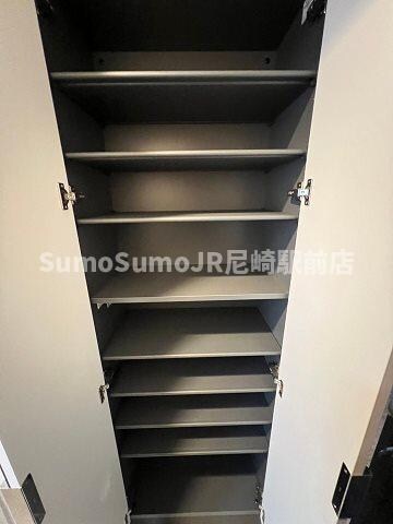 物件内観写真17　(小物を収納するのに便利です)