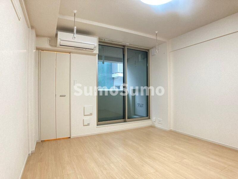 物件内観写真5　(ゆったりとしたリビングです)