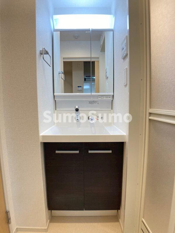 物件内観写真11　(スペースが確保できる洗面所です)