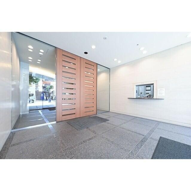 物件外観写真3　(オートロック )