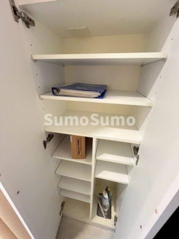 収納(便利な収納スペースです)