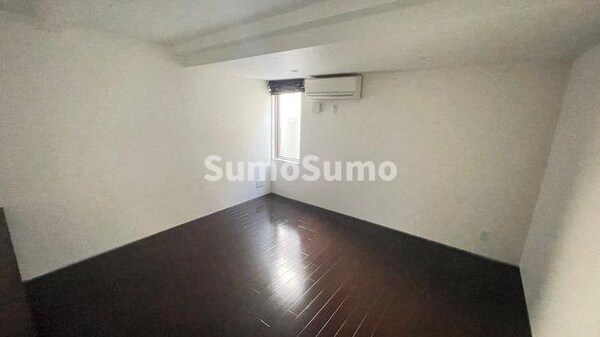 洋室(ゆったりした洋室です)