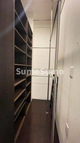 物件内観写真24　(ゆったりとした玄関です)