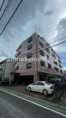 物件外観写真1　(外観もきれいです)