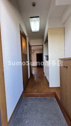 物件内観写真6　(シンプルで使いやすい玄関です)