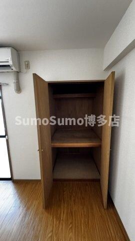 物件内観写真10　(収納スペース豊富です)