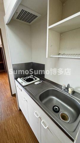 物件内観写真20　(コンパクトなキッチンで掃除もラクラク)