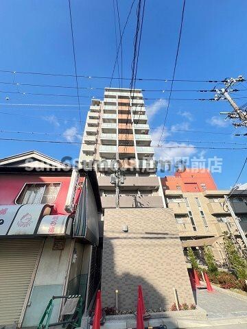 物件外観写真2　(落ち着いた雰囲気の外観です)