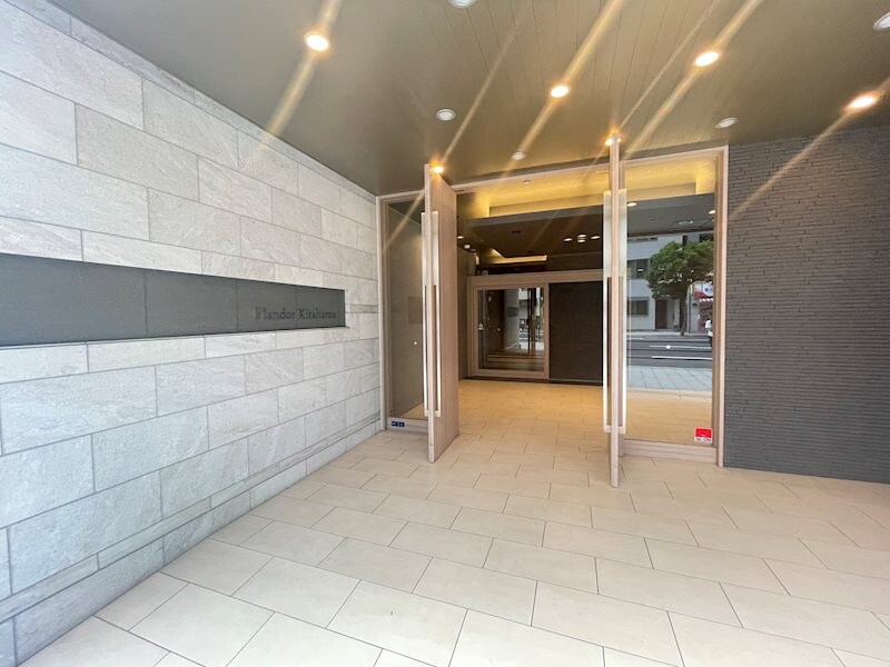 物件外観写真2　(エントランスです)