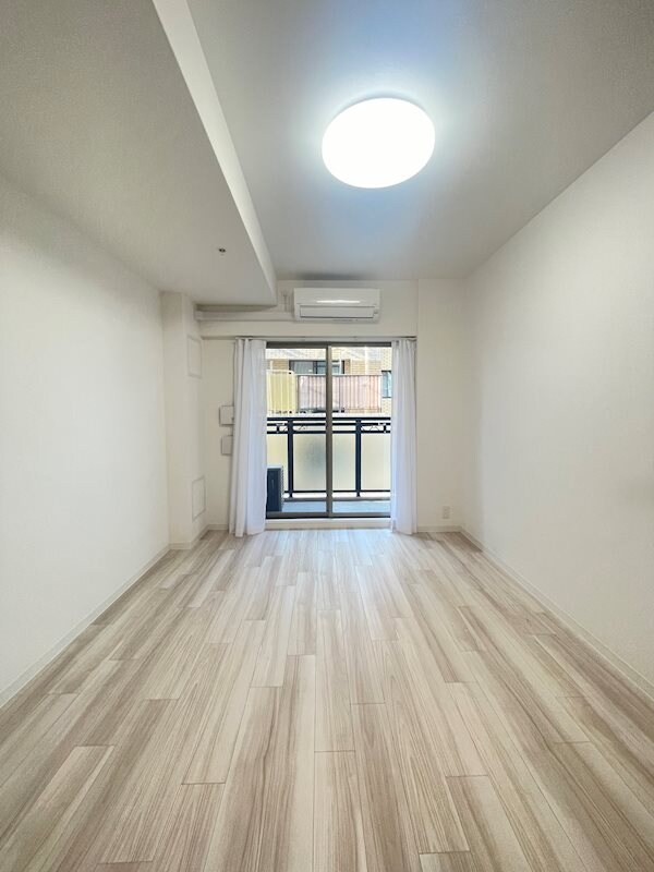 物件内観写真7　(使い勝手のいい寝室です)