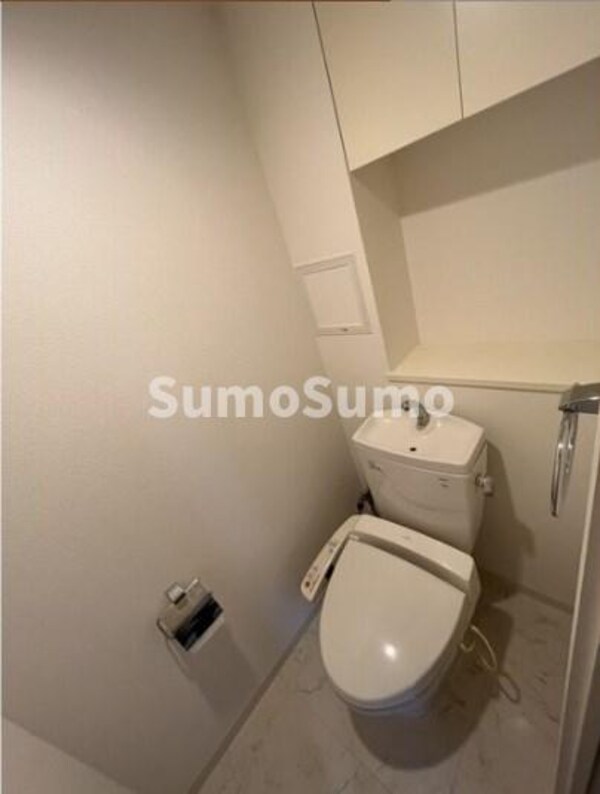 トイレ(落ち着いた色調のトイレです)
