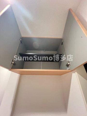 物件内観写真8　(たっぷりとした収納スペースです)