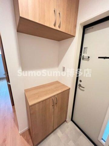 物件内観写真9　(便利な収納スペースです)