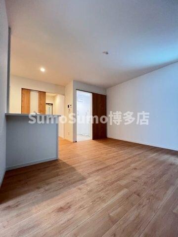 物件内観写真21　(おしゃれな居間です)