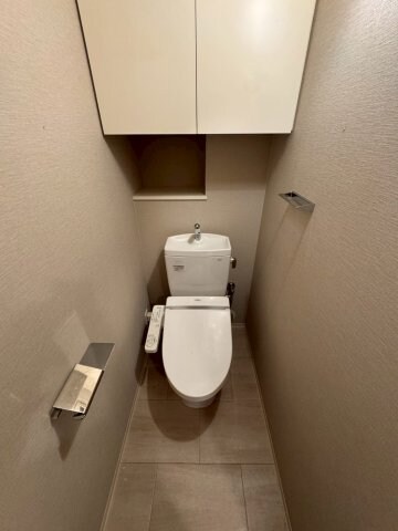 物件内観写真12　(シンプルで使いやすいトイレです)