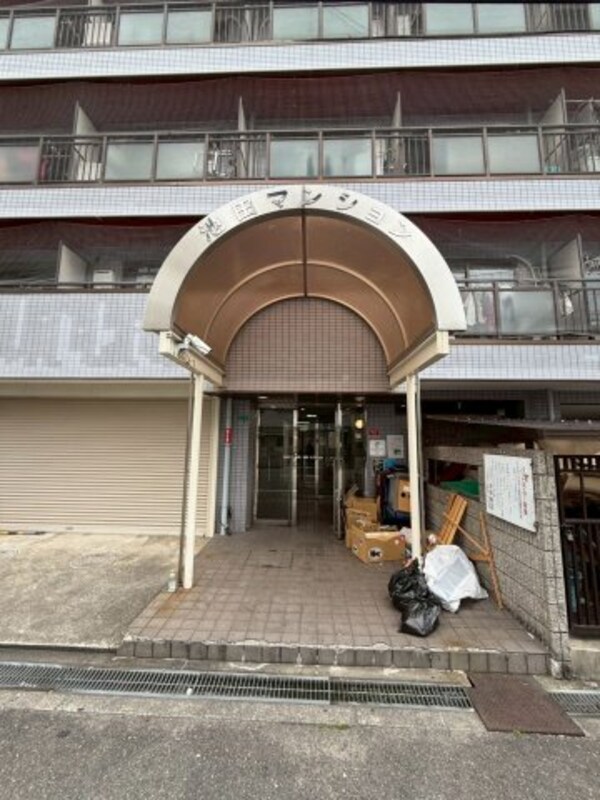 エントランス(落ち着いたエントランスです)
