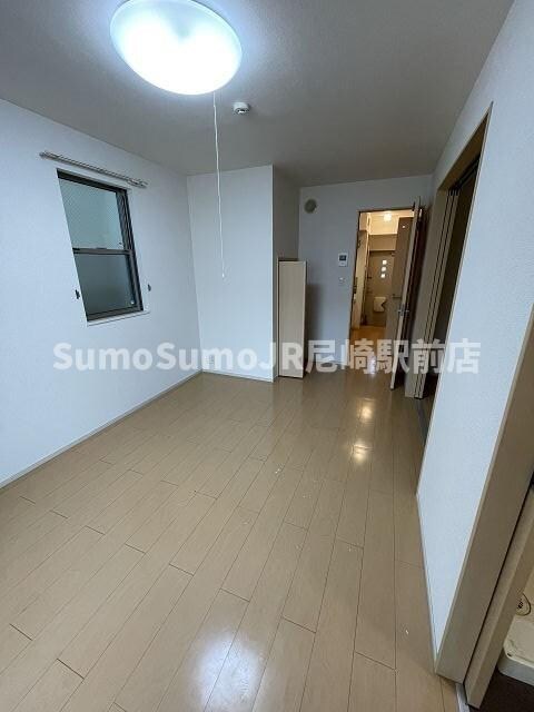 物件内観写真15　(使い勝手のいい寝室です)