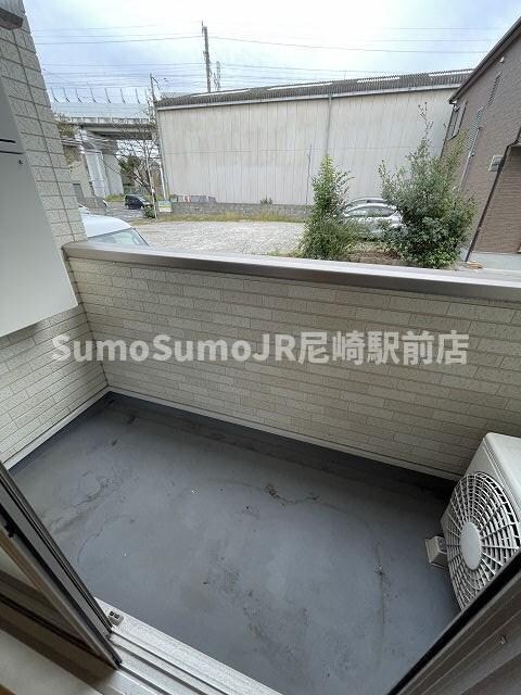 物件内観写真20　(バルコニーからの眺めを楽しみながら食事をしませんか)