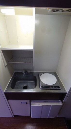 物件内観写真6　(コンパクトなキッチンで掃除もラクラク)