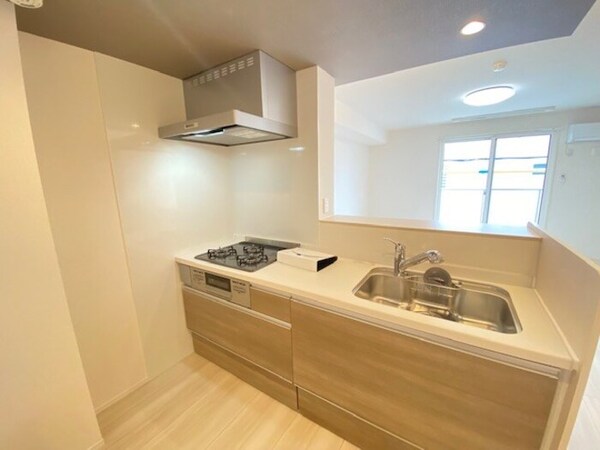 キッチン(コンパクトなキッチンで掃除もラクラク)